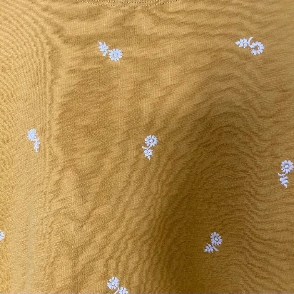 J. CREW Yellow Embroidered Floral Cotton Tee Size Small